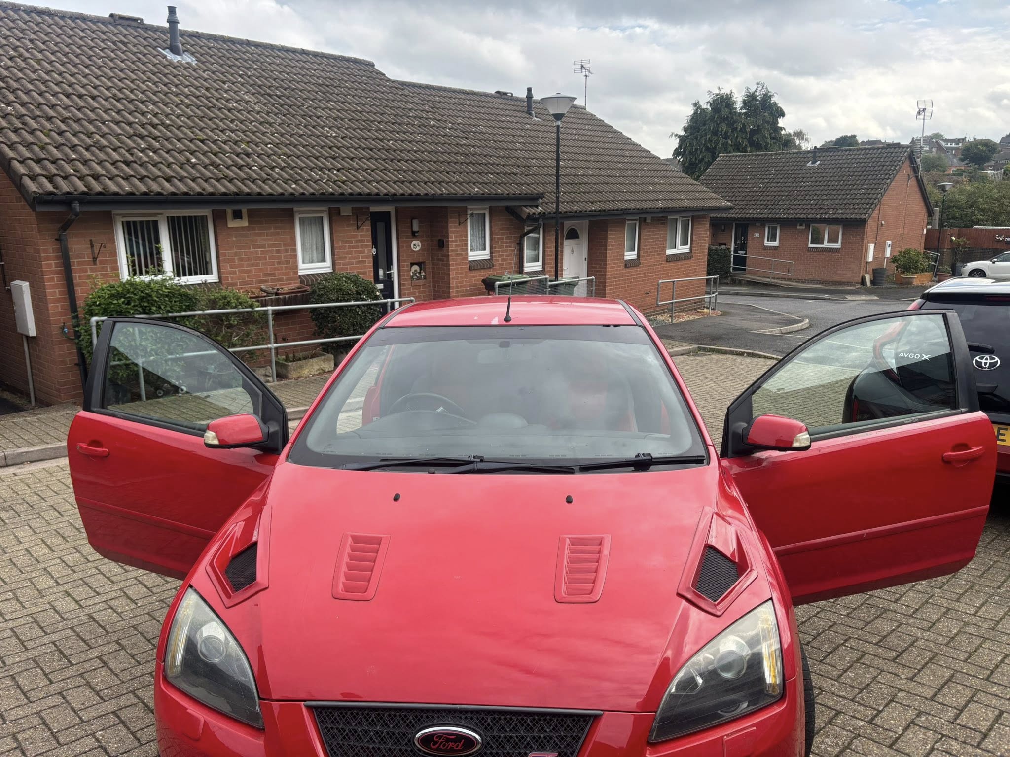 557229995_122266083650214556_3329565929324065595_n Car glass technician Derby service